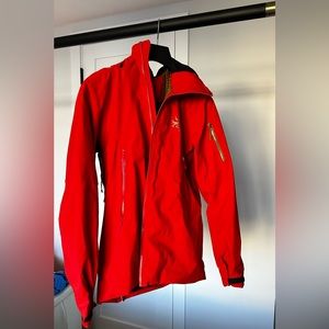 Arcteryx insulated ski shell Rush IS red medium